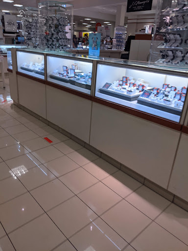 Shopping Mall «Warwick Mall», reviews and photos, 400 Bald Hill Rd, Warwick, RI 02886, USA