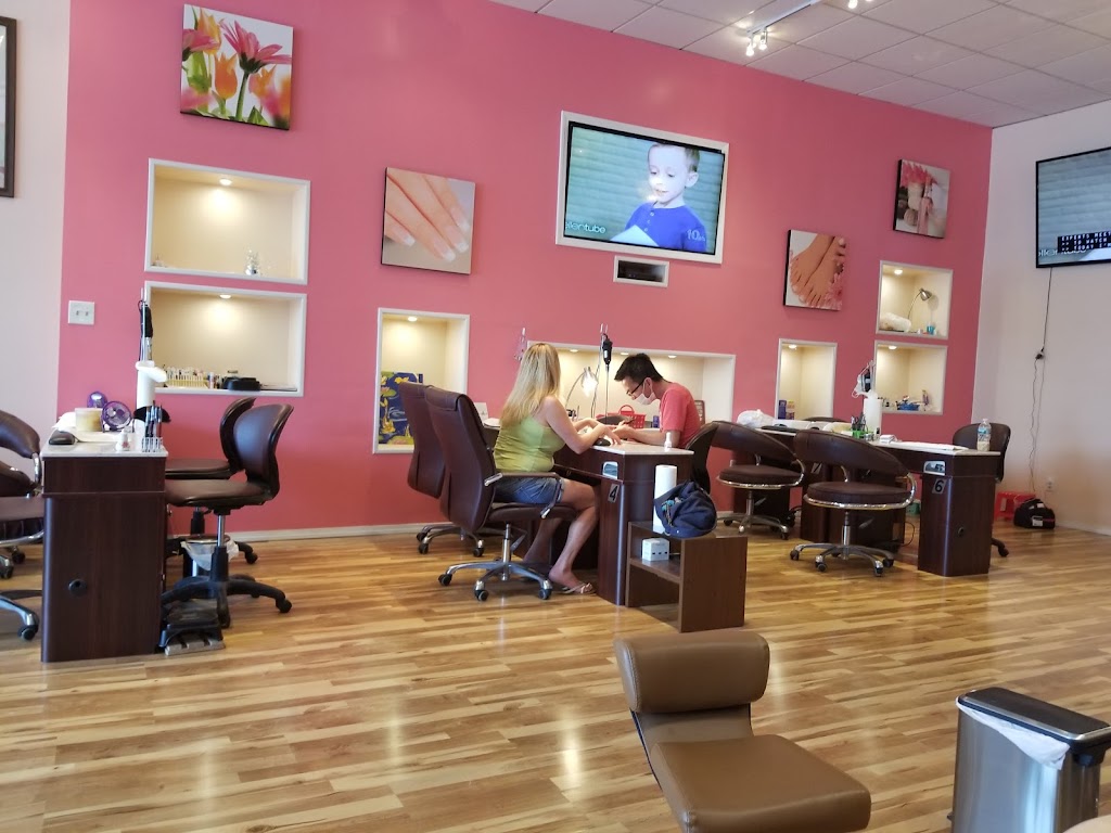 4U Nails & Spa 02852