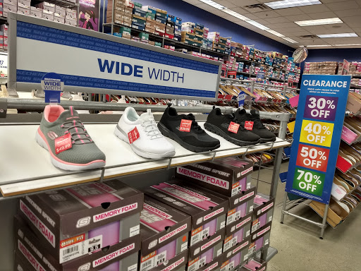 Shoe Store «SKECHERS Factory Outlet», reviews and photos, 1304 S Harbor Blvd, Fullerton, CA 92832, USA