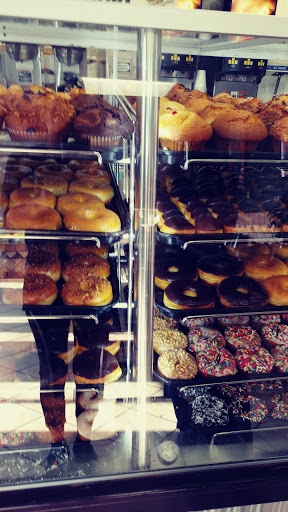 Donut Shop «Yum Yum Donuts», reviews and photos, 10501 Magnolia Ave, Anaheim, CA 92804, USA