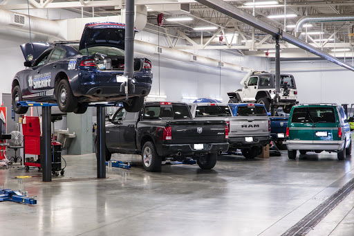 Car Dealer «Davis-Moore Chrysler Dodge Jeep Ram», reviews and photos, 7675 E Kellogg Dr, Wichita, KS 67207, USA