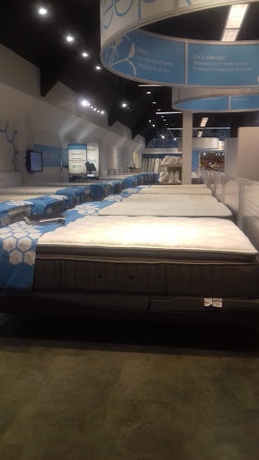 Furniture Store «Art Van Furniture - Royal Oak», reviews and photos, 32301 Woodward Ave, Royal Oak, MI 48073, USA