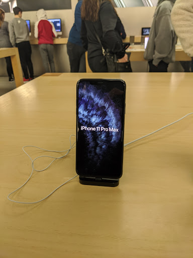 Computer Store «Apple Main Place», reviews and photos, 120 W Jefferson Ave, Naperville, IL 60540, USA