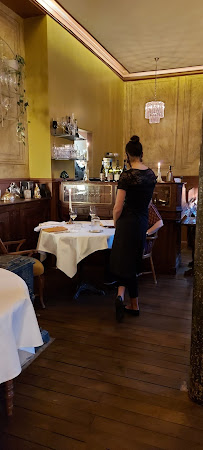 Atmosphère du Restaurant français Restaurant Pétrelle à Paris - n°9