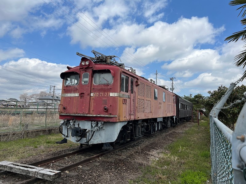 電気機関車ED71 37号機・オハフ61 2527
