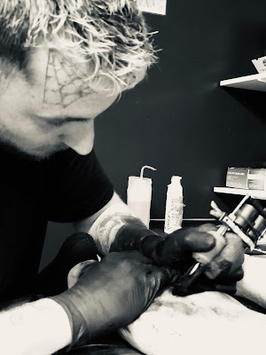 Mouton Noir tattoo à Montlouis-sur-Loire