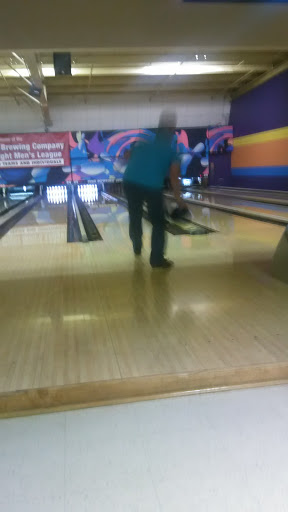 Bowling Alley «Pinz Bowling Center», reviews and photos, 700 N Lafayette St, South Lyon, MI 48178, USA