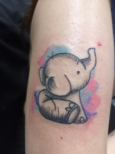 Tattoo Shop «Wildlife Tattoo», reviews and photos, 7149 Winnetka Ave, Winnetka, CA 91306, USA