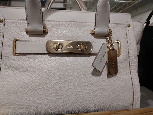 Shoe Store «DSW Designer Shoe Warehouse», reviews and photos, 12997 Fair Lakes Shopping Center, Fairfax, VA 22033, USA