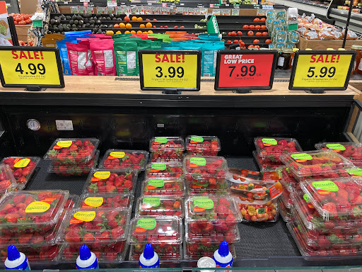 Grocery Store «Schnucks», reviews and photos, 200 N Vine St, Urbana, IL 61802, USA