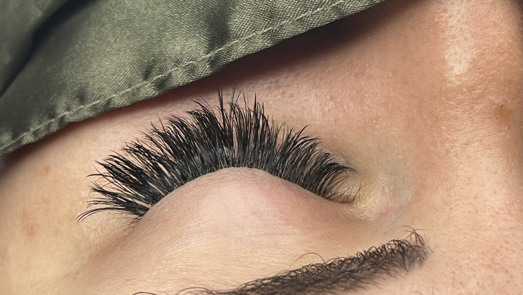 Lash Out Lounge: Eyelash Extensions, Facials, & Supplies 77584