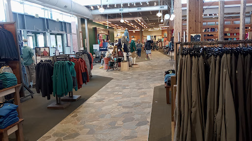 Clothing Store «L.L. Bean», reviews and photos, 6 Wayside Rd, Burlington, MA 01803, USA