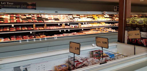 Grocery Store «D & W Fresh Market», reviews and photos, 50 Douglas Ave, Holland, MI 49424, USA