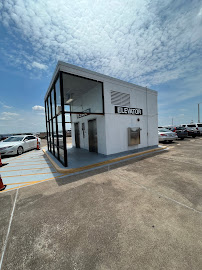 Fine Airport Parking - Hobby 2 Garage (Formerly PreFlight) - Photo 9 - Car repair in Houston, TX, Pasadena