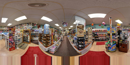 Gift Shop «Geneva Gifts», reviews and photos, 150 Broad St, Lake Geneva, WI 53147, USA