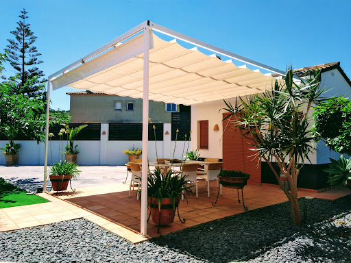 Toldos Toldoglás. Pérgolas, ventanas, puertas. carpintería aluminio y PVC. – (Gandia)