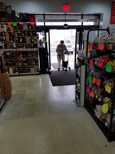 State Liquor Store «Liquor Barn», reviews and photos, 8170 W Golf Rd, Niles, IL 60714, USA