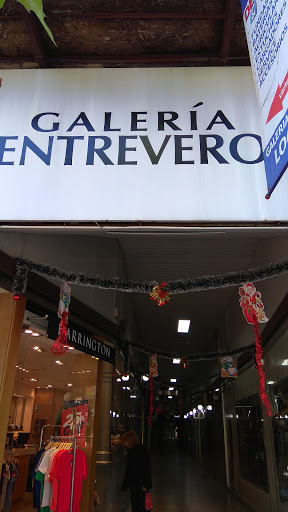 Galería Del Entrevero,Local 031