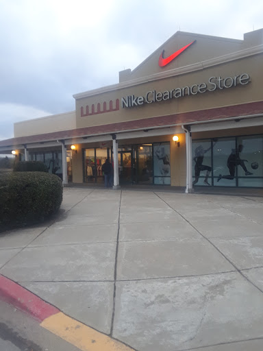 Shopping Mall «Lebanon Outlet Marketplace», reviews and photos, 1 Outlet Village Blvd, Lebanon, TN 37090, USA