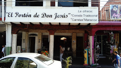 Restaurante El porton de don Jesus - Portal Melchor Ocampo, Santiago, 60490 Nuevo San Juan Parangaricutiro, Mich., Mexico