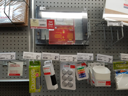 Office Supply Store «Staples», reviews and photos, 1755 North Pebblecreek Parkway, Goodyear, AZ 85395, USA