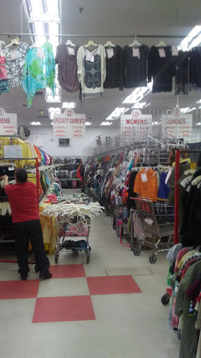 Thrift Store «Village Discount Outlet Store 08», reviews and photos, 3301 W Lawrence Ave, Chicago, IL 60625, USA