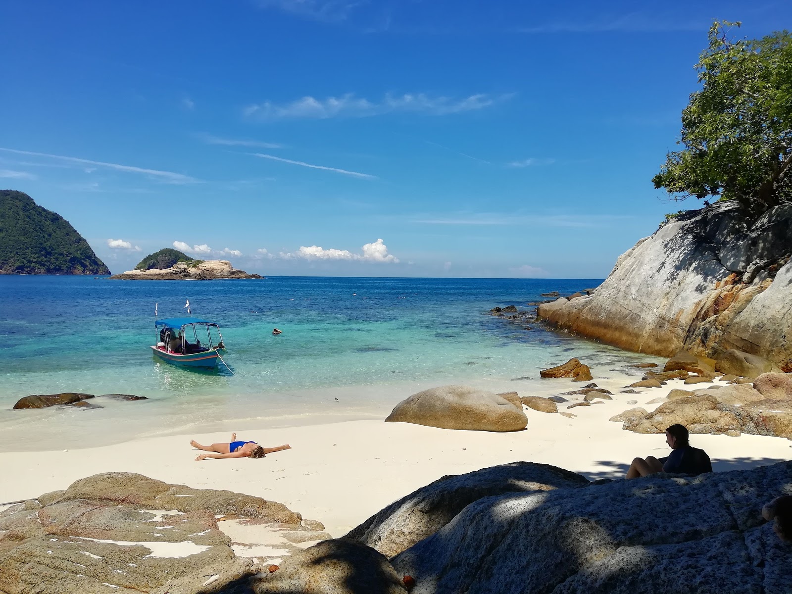 Foto af Rawa Island Strand med hvidt fint sand overflade