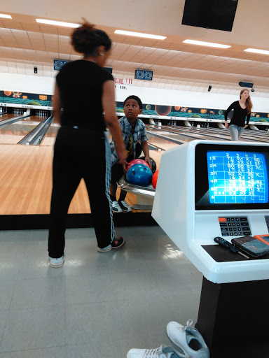 Bowling Alley «Sunset Bowl», reviews and photos, 2015 N Lewis Ave, Waukegan, IL 60087, USA