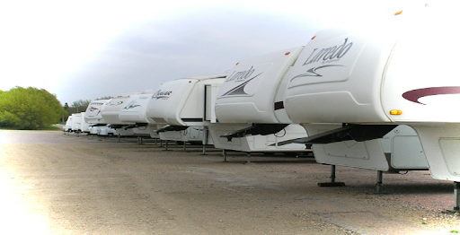 J & L RV Sales in Flandreau, South Dakota