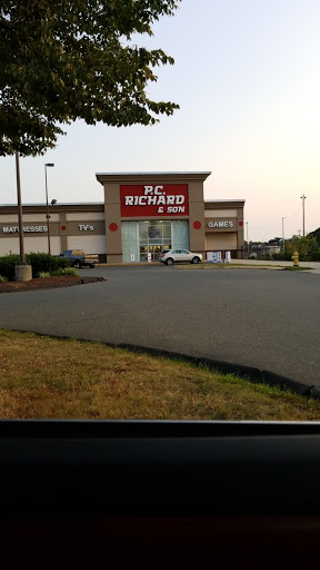Appliance Store «P.C. Richard & Son», reviews and photos, 19 Universal Dr, North Haven, CT 06473, USA