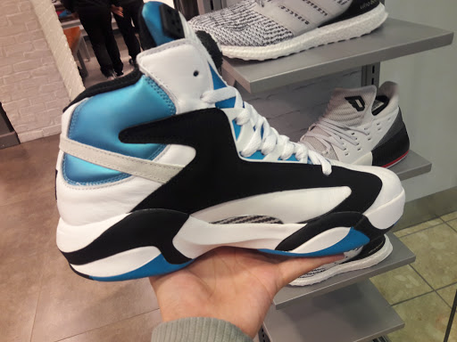 Shoe Store «Champs Sports», reviews and photos, 1030 Southcenter Mall, Tukwila, WA 98188, USA