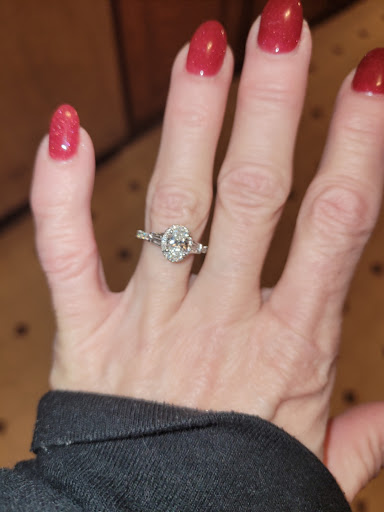 Jewelry Store «Helzberg Diamonds», reviews and photos, 2645 Plainfield Rd, Joliet, IL 60435, USA