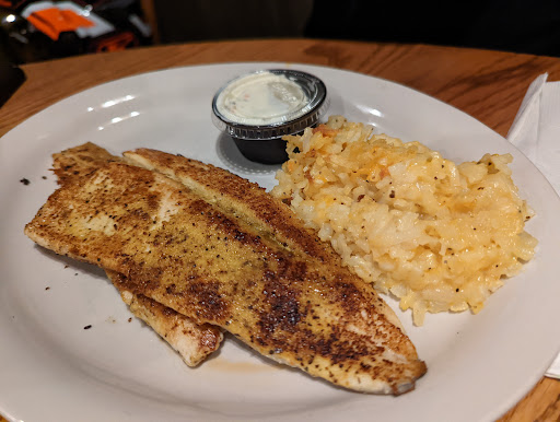 American Restaurant «Cracker Barrel Old Country Store», reviews and photos, 2421 Old Country Inn Dr, Caseyville, IL 62232, USA