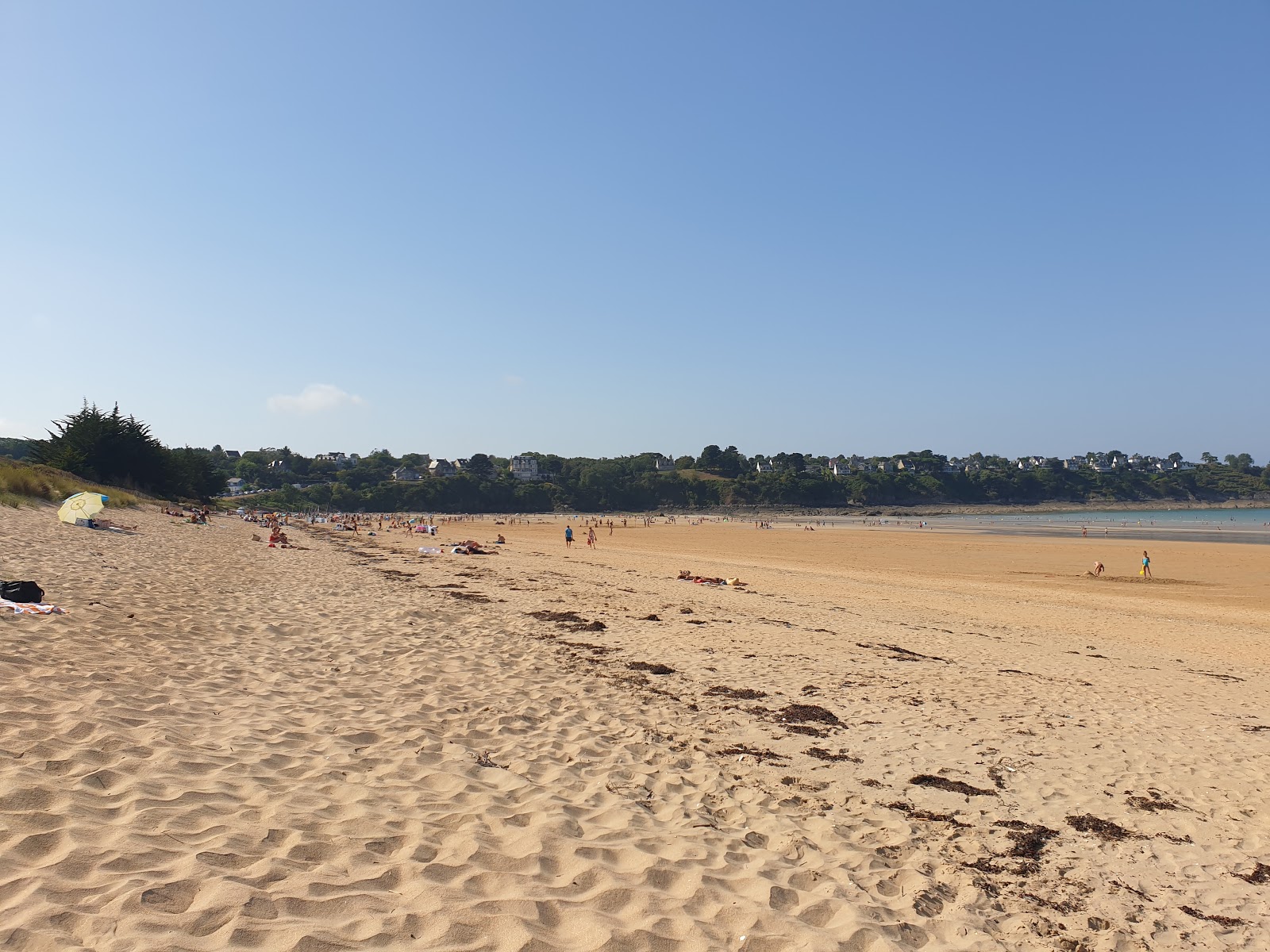 Photo of Plage de Pen Guen and the settlement