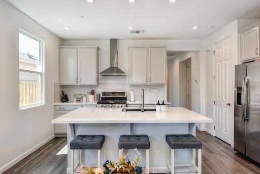 Dave Silva REALTOR Compass image