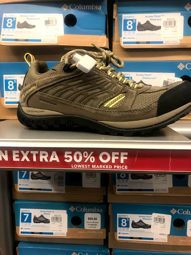 Sportswear Store «Columbia Sportswear Outlet», reviews and photos, 6800 Oxon Hill Rd #600, Oxon Hill, MD 20745, USA