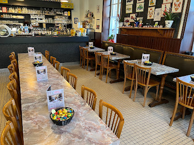 brasserie l'arrêt gustatif pizzeria à Le Donjon