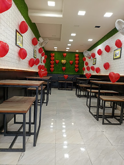 Mr.Rollwala And Food Cafe - beside desire automation, near shriram mandir, Peer Bazar, New Usmanpura, Aurangabad, Maharashtra 431005, India