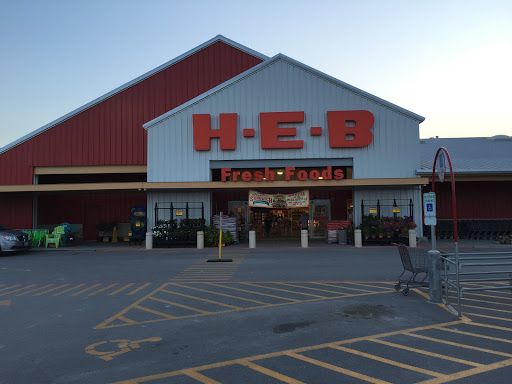 Grocery Store «H-E-B Grocery», reviews and photos, 107 N Sunset Strip St, Kenedy, TX 78119, USA
