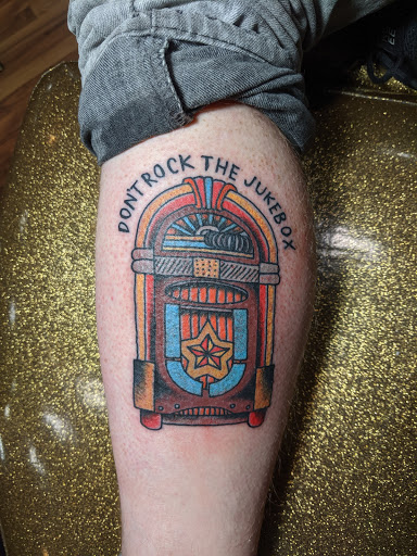 Tattoo Shop «7th Street Tattoo», reviews and photos, 961 7th St W, St Paul, MN 55102, USA