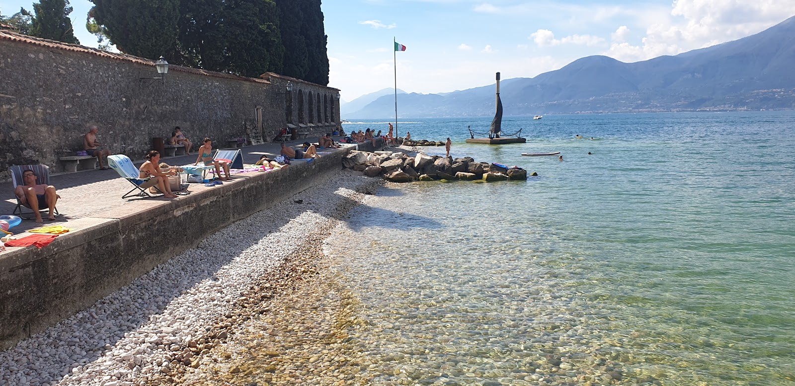 Spiaggia di Torri del Benaco'in fotoğrafı çok temiz temizlik seviyesi ile