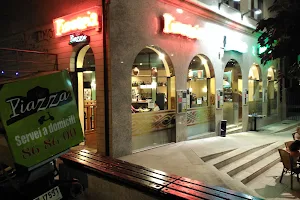 Pizzeria La Piazza image