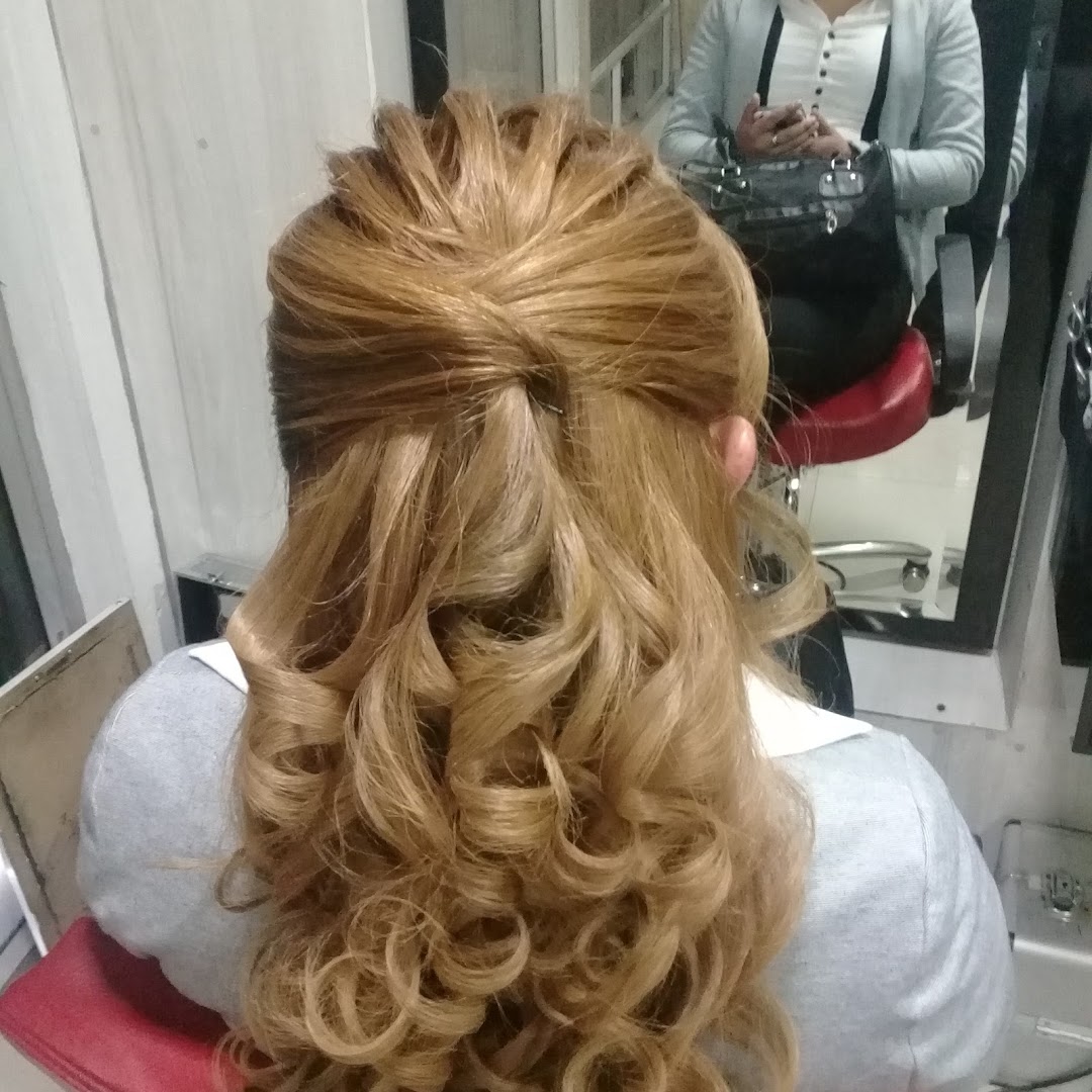 HAIR & COLORS SALON DE BELLEZA Y PELUQUERIA