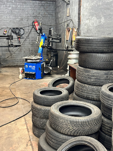 Reviews of H&H Tyre Centre in Glasgow - Tire shop