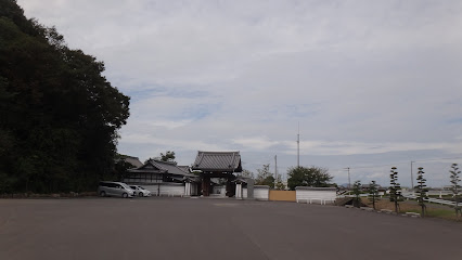 甲山寺バス駐車場