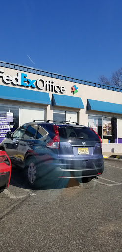 Print Shop «FedEx Office Print & Ship Center», reviews and photos, 212 NJ-18, East Brunswick, NJ 08816, USA