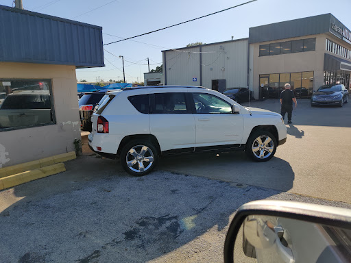 Used Car Dealer «DriveTime Used Cars», reviews and photos, 821 E Division St, Arlington, TX 76011, USA