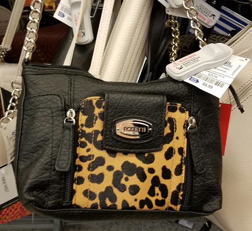 Clothing Store «Ross Dress for Less», reviews and photos, 3425 E Foothill Blvd, Pasadena, CA 91107, USA