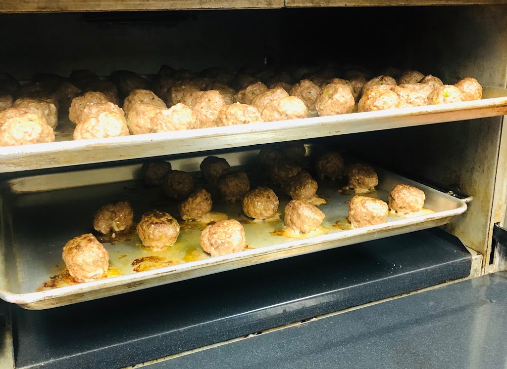 Henriquez Pizza 27360