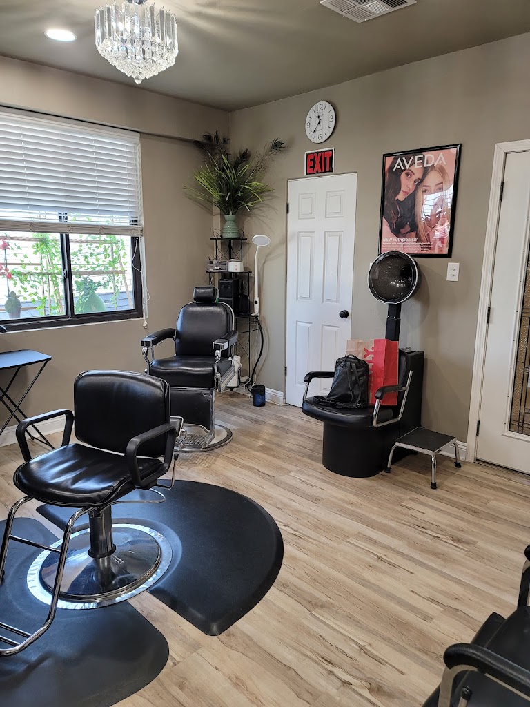 Headquarters Salon 93301